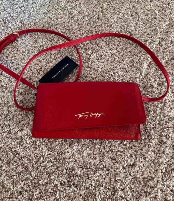 Bolso Iconic Tommy Hilfiger Crossover Sign
